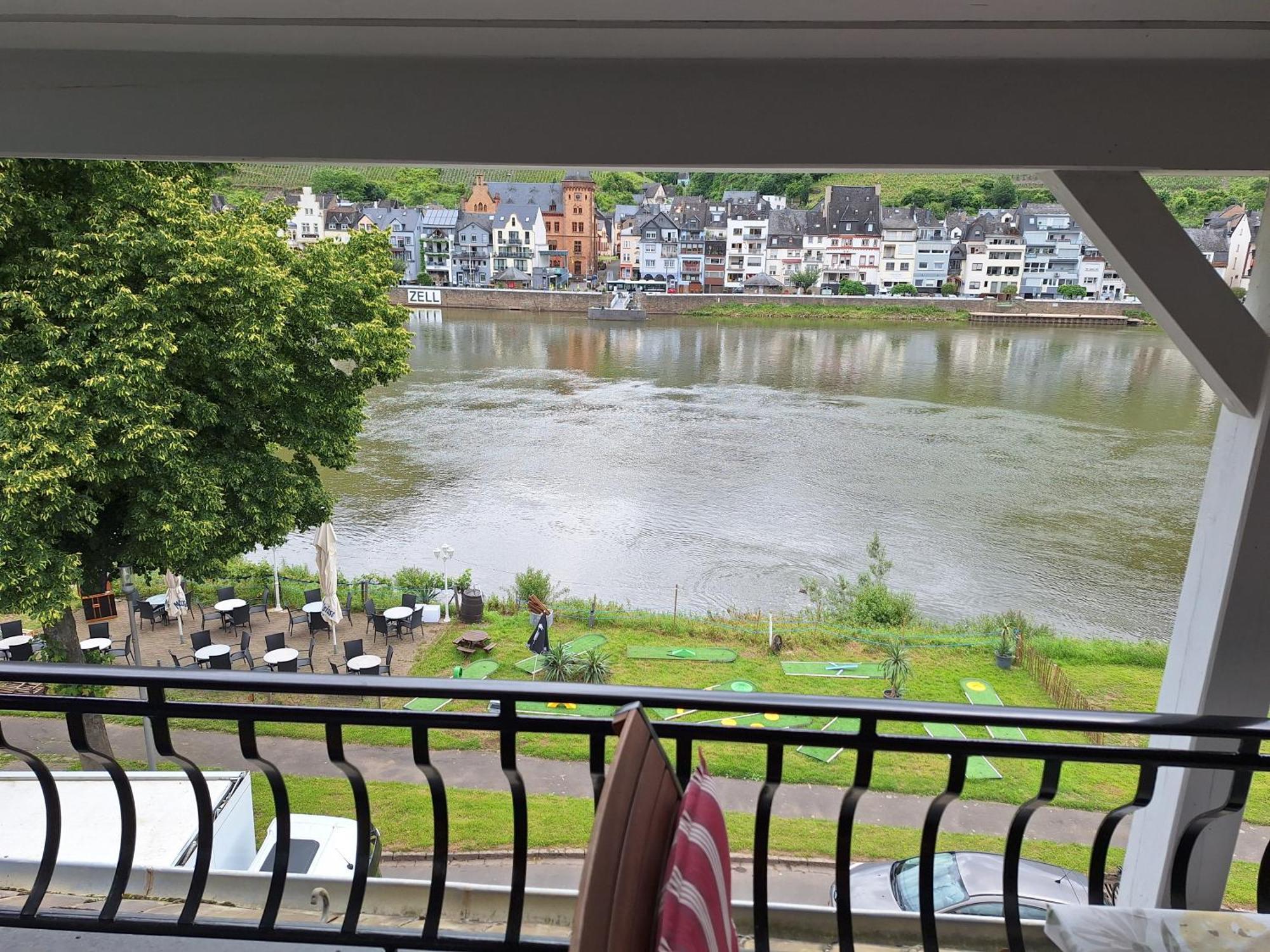 摩泽尔河畔的泽尔Ferienhaus An Der Mosel公寓 外观 照片